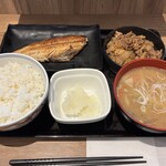 吉野家 - 牛ほっけ定食→とん汁