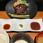 鉄板焼さとう - 名物ハンバーグ