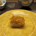 髙橋 謙太郎 - カラスミの握り 咀嚼を沢山すると、チーズのような感じに