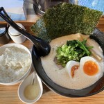 鶏泡そば 草戸ベース - 限定の泡家系ラーメン、ライス、クーポンで味玉
