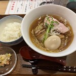 中華そば麦右衛門 - 