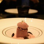 ガストロノミー ジョエル・ロブション - ル・カフェ マスカルポーネのエマルジョン フィグのコンフィとグラスショコラを合わせて