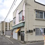 あげたいの店みわや - 脇道に面しています