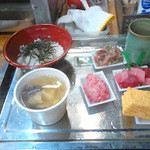 あかつ水産 - スープは無料