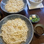 自家製麺 麺や ひなた - 料理写真:2人掛けテーブル席