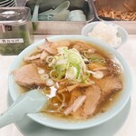 新橋ニューともちん - 中華そば、850円。