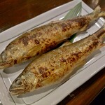 酔い処 誠 - ・養殖のアユ！
これがアユ!?目茶苦茶太い！
こんなアユ初めて見ました。
見た目の期待を裏切る事なく味も抜群に良く最高に美味しかったです(⁠人⁠*⁠´⁠∀⁠｀⁠)⁠｡⁠*ﾟ⁠+