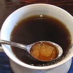 赤い屋根の喫茶店 駅舎 - りんごジャムーン珈琲