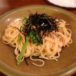 Sau Surodo - 自家製スモークサーモンとたらこのパスタ