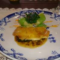 横濱元町 霧笛楼 - フランス産鶏モモ肉のコンフィ