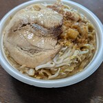 セブンイレブン - デカ豚ラーメン　734円