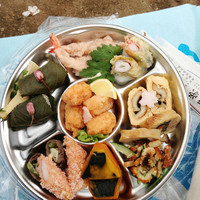 鰻割烹 伊豆栄 本店 - お花見時期に店頭で販売していたお弁当（2013年3月購入）