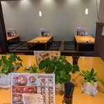 麦香 - 開店したての土曜日のお昼なのに、お客さんは少なかった。