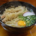 まる謙うどん - えび天うどんにたまごトッピング