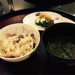 日本料理 太月 - 蛍烏賊と蕗の薹の炊き込みご飯　お味噌汁　御新香2015-3