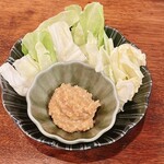 雪国発酵酒場 ko-bo - お通しの味噌キャベツ