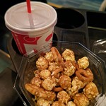 イオンシネマ - 料理写真:コカ・コーラM キャラメルプレッツェル