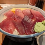 まぐろや相馬水産 - インド鮪切り落とし丼（1480円） 特盛り（220円）