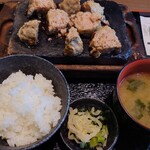 感動の肉と米 - 料理写真:ハンバーグセット（レギュラー） 950円