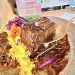 CURRY HOUSE KURAGE - 大きな角煮入り