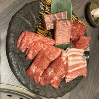 近江うし焼肉 にくTATSU 日本橋室町店 - 