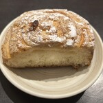 しちがつなのか - アーモンドのマカロンパン