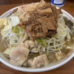 ラーメン二郎 - 無料トッピングはニンニク・ヤサイ・アブラ・「タレ」。