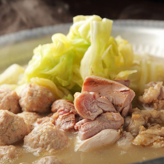 120分飲み放題が付いた宴会プランで自慢の水炊きを堪能できる