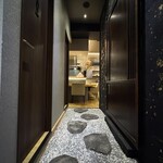 北海道 海の幸・山の幸 彩葉 - 彩葉店内飛び石