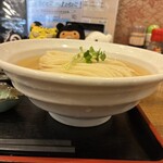 うどん居酒屋 麦笑 - ひやかけ並　800円(税込)   ※横からも