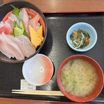 市場の食堂 金目亭 - お刺身二点盛り定食（金目のお刺身）