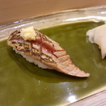 鮨辰巳 - 鰹の炙り