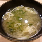 鮨辰巳 - お味噌汁　青のりの香りが良いです～。