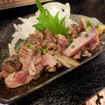 ぢどり倶楽部 - 薩摩地鶏のたたき　中　920円