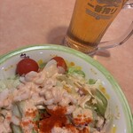 サイゼリヤ - 料理写真:小エビがモリモリ入ったシャキシャキレタスサラダはサイゼリヤのゲートウェイだ