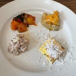 ルコックロティ - 前菜の四種盛りです。メイン撮り忘れです。ごめんなさい。