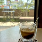 アーリー バード カフェ - アイスが浮かんでるアフォガード　