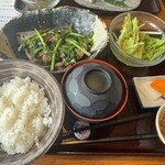 ここのつ - ニラレバ定食　¥1,200