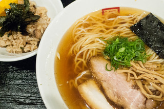 ラーメン角屋 - 鯖だし醤油ラーメン：680円・サバめし：100円