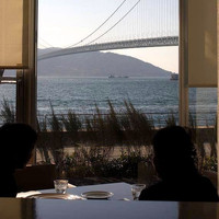 DINING ROOM IN THE MAIKO - 店内より、淡路島と明石海峡大橋一望の好ロケーション