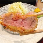 とんかつ縁六 - 料理写真:柔らかくて美味しいゴーバル豚カツです