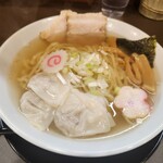 桜蔵食堂 - 喜多方ラーメン(950円)+ワンタン(300円)