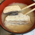タカマル鮮魚店 - あら汁のアップ