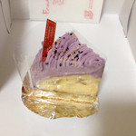 フレシュール - クリームと生地も紫芋で美味しい。