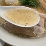 銀座 八五 - 特製中華そば（スープ）