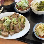 箱ざき食堂～米ともつ煮 ホルモン定食～ - 