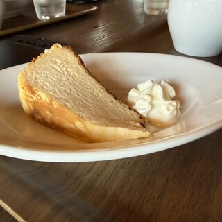 Cafe Dining LÜDERA_1