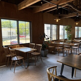 Cafe Dining LÜDERA_2