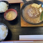 ミスタージョージ - 料理写真:ジョージハンバーグセットスタミナソースです。