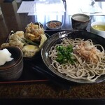 湧水処 ヨコハマ亭 - おろしそばと季節の天ぷらのセット
